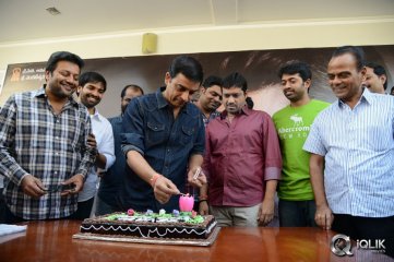 Yevadu Movie Success Meet